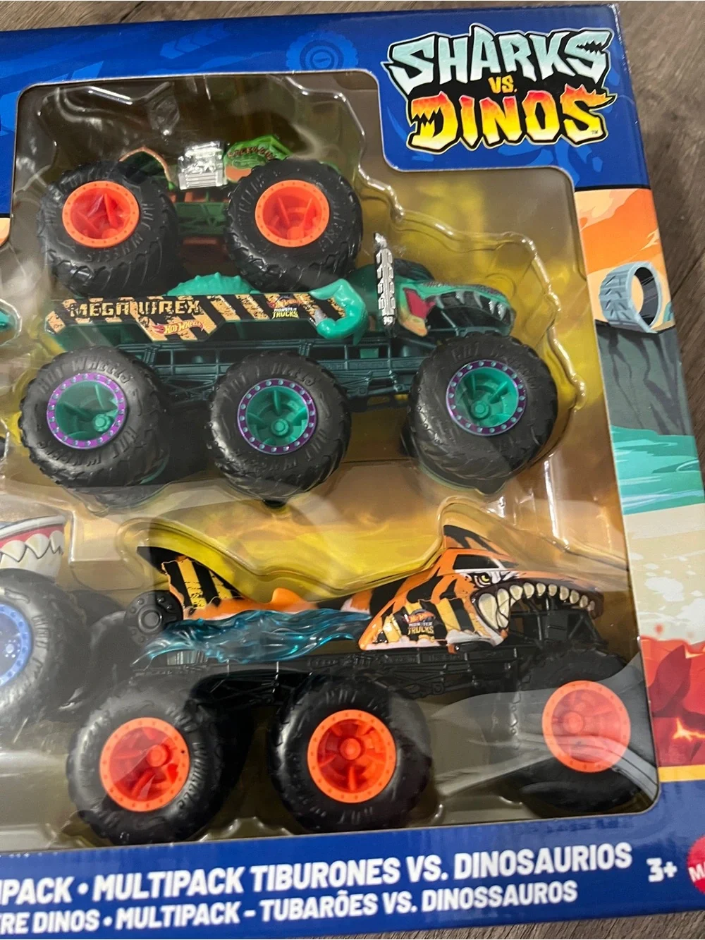 Hot Wheels Monster Trucks Sharks VS Dinos Multipack New
